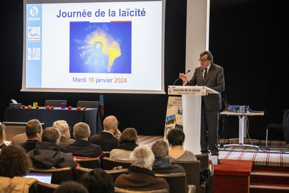 Le Président Bertrand Bellanger lors de la 1re Journée de la laïcité organisée par le Département, le 16 janvier dernier à Rouen.